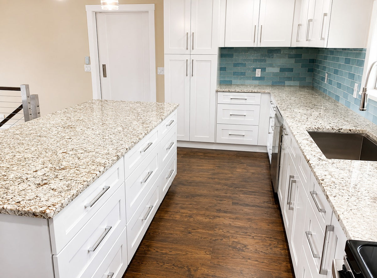 White Shaker Stock Kitchen Cabinets Drawer Storage Pantry Cabinet Warehouse